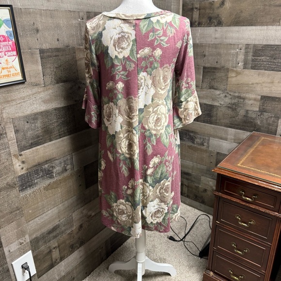 Floral Pink Women's Dress size medium NWT no brand has pockets bell sleeves - Picture 4 of 7